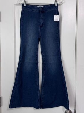 We the Free People 25 Youthquake Cropped Flare Stretch Jeans ~ Raw Hem Ankle